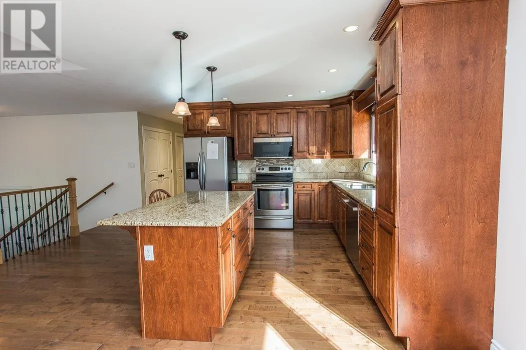 90 Parkewood DR