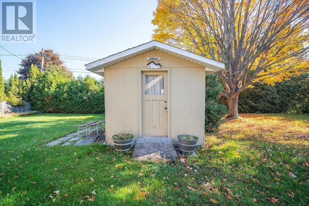 20 Admiral DR