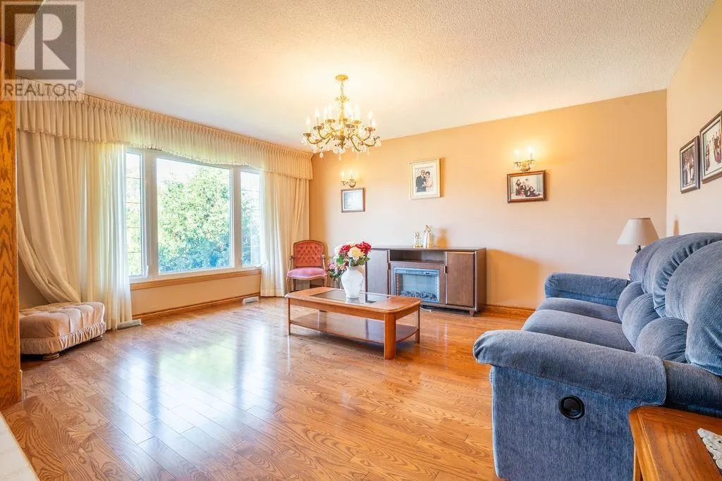 20 Admiral DR