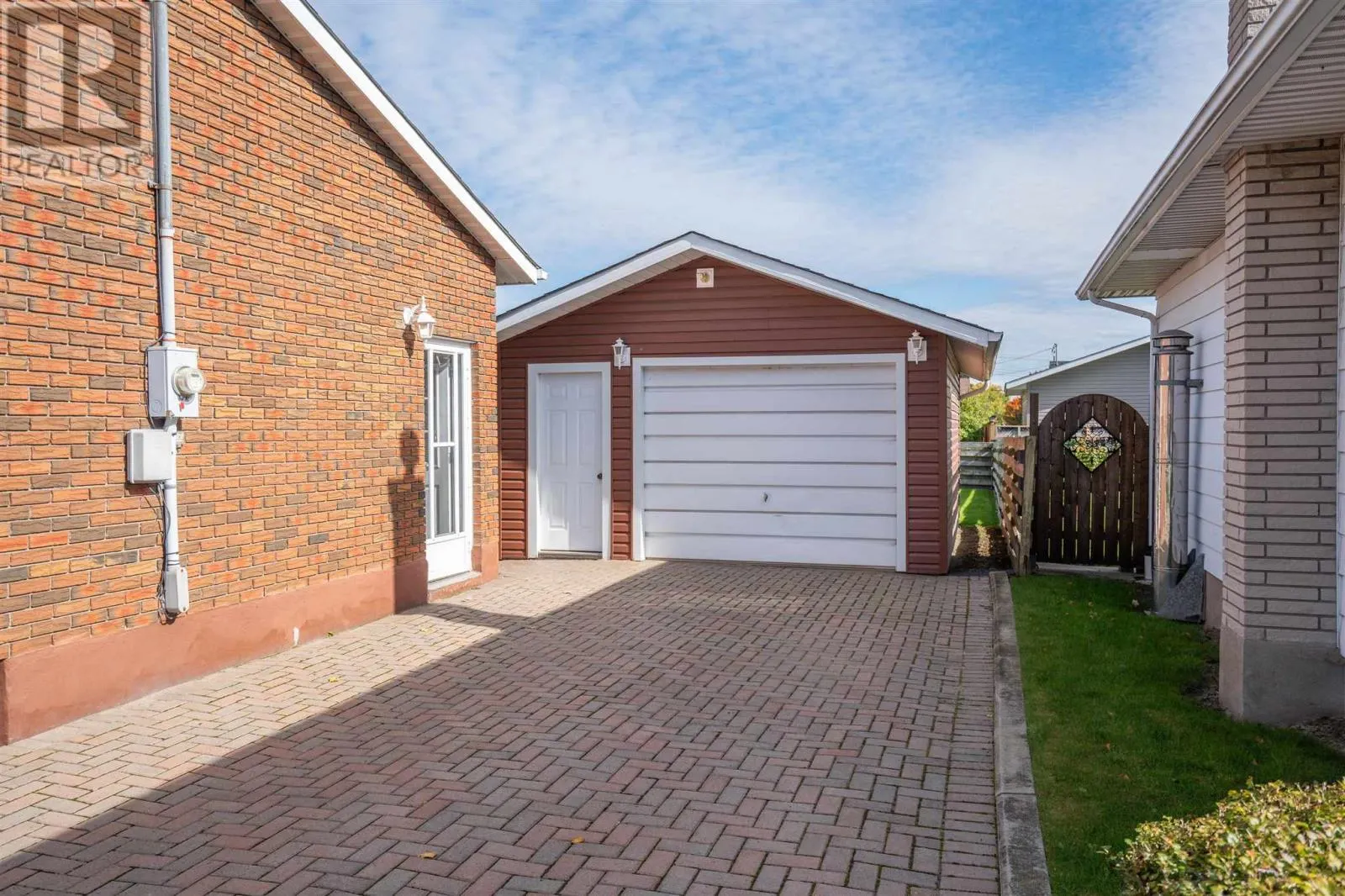 12 Arbor DR