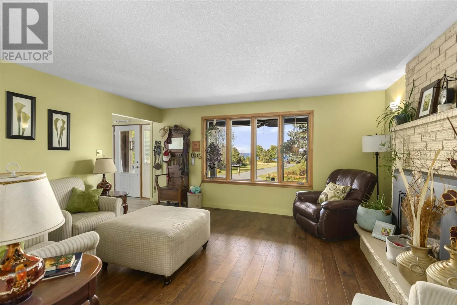 128 Sunset DR