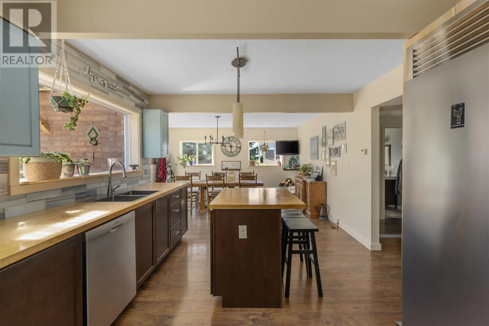 128 Sunset DR