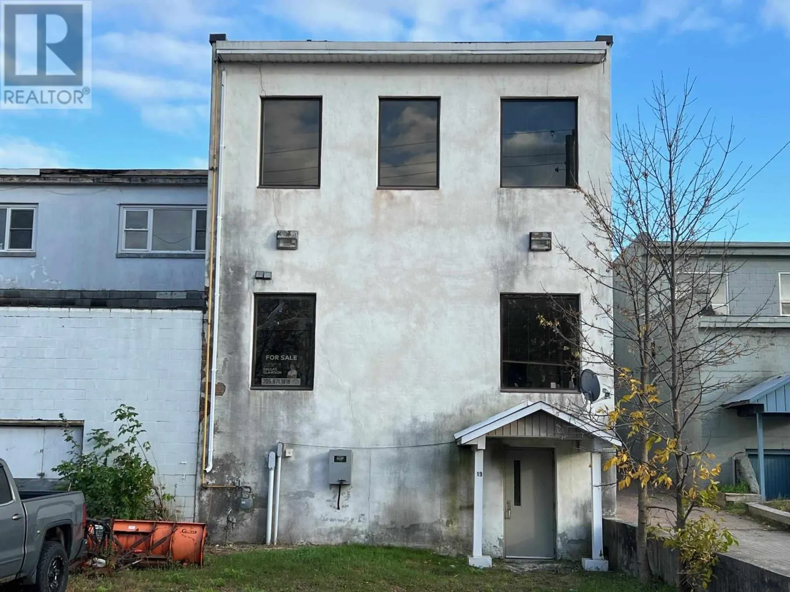 19 Woodward AVE