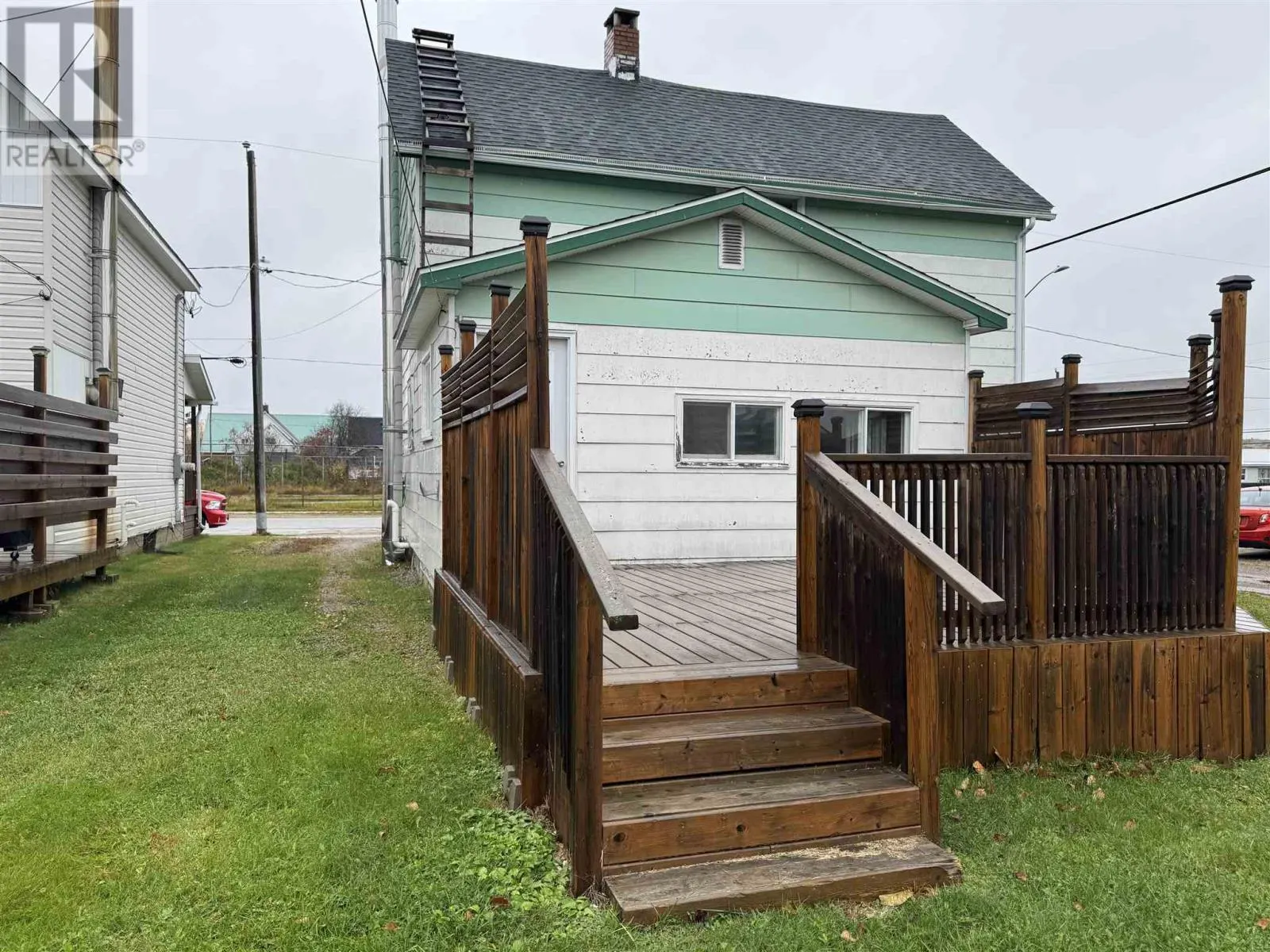 36 Lansdowne ST N