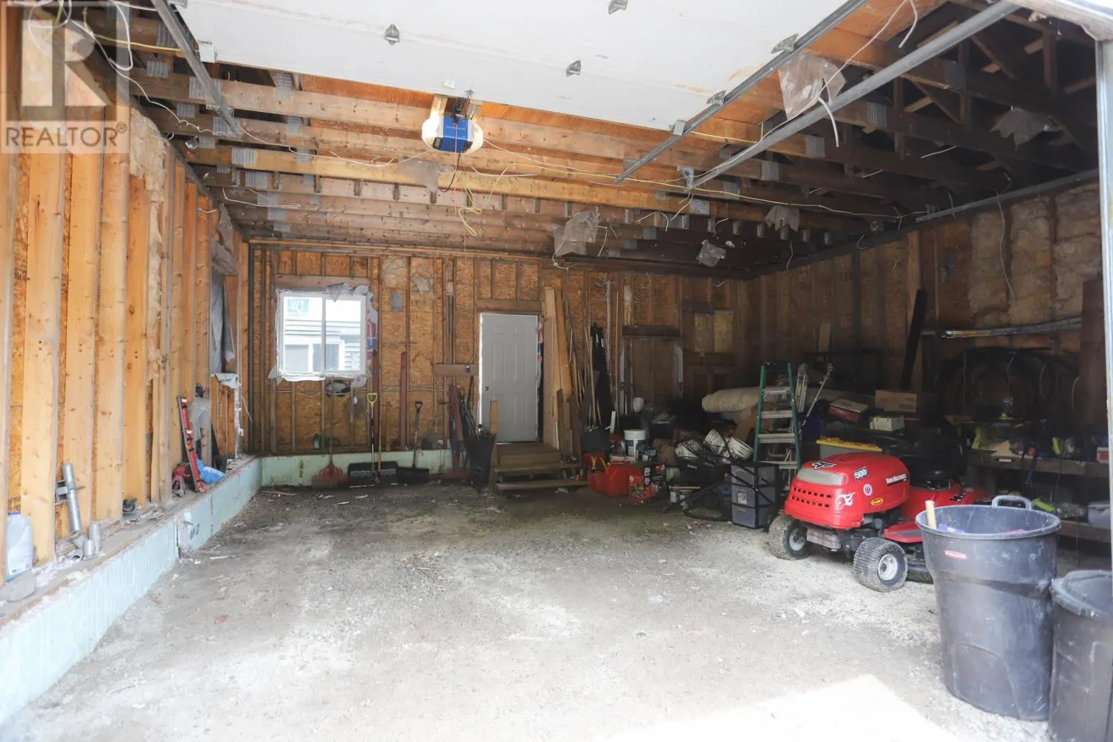 3091 Hilton RD