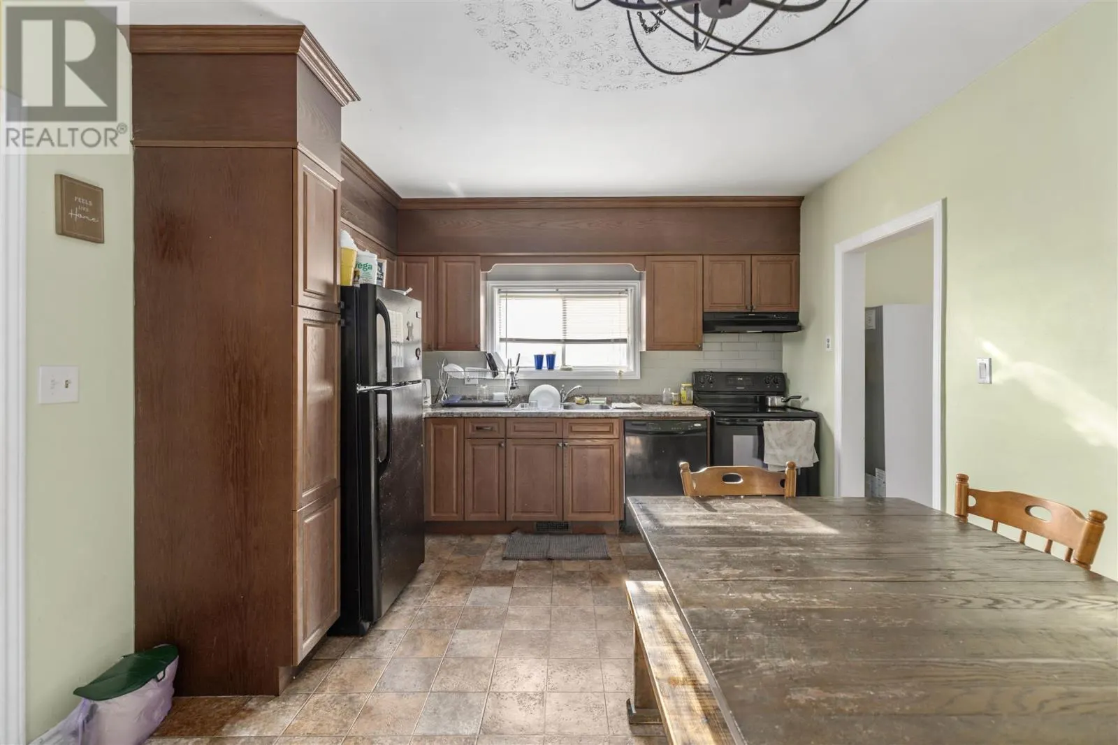 204 Goulais AVE