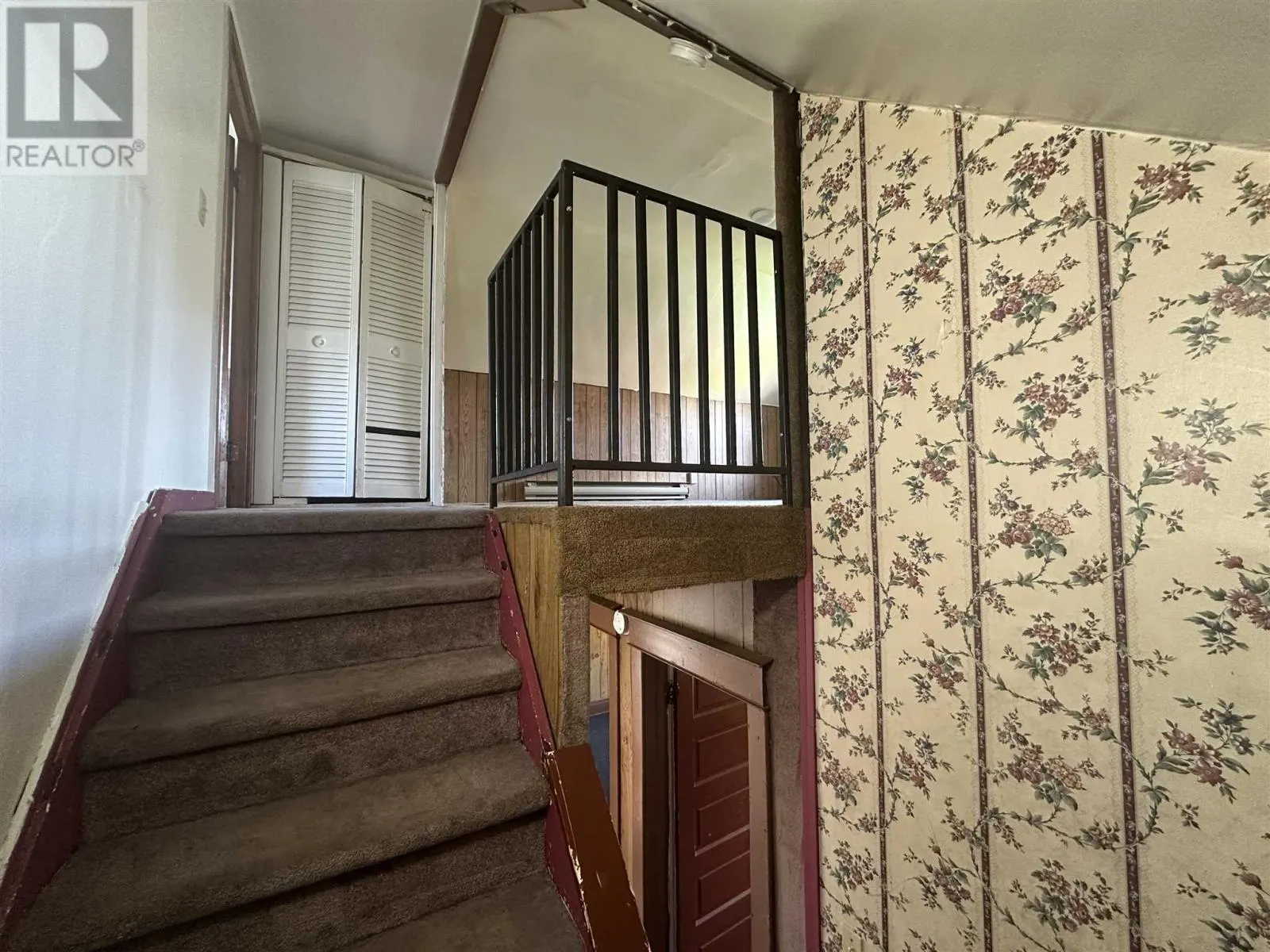 17 Abbott ST