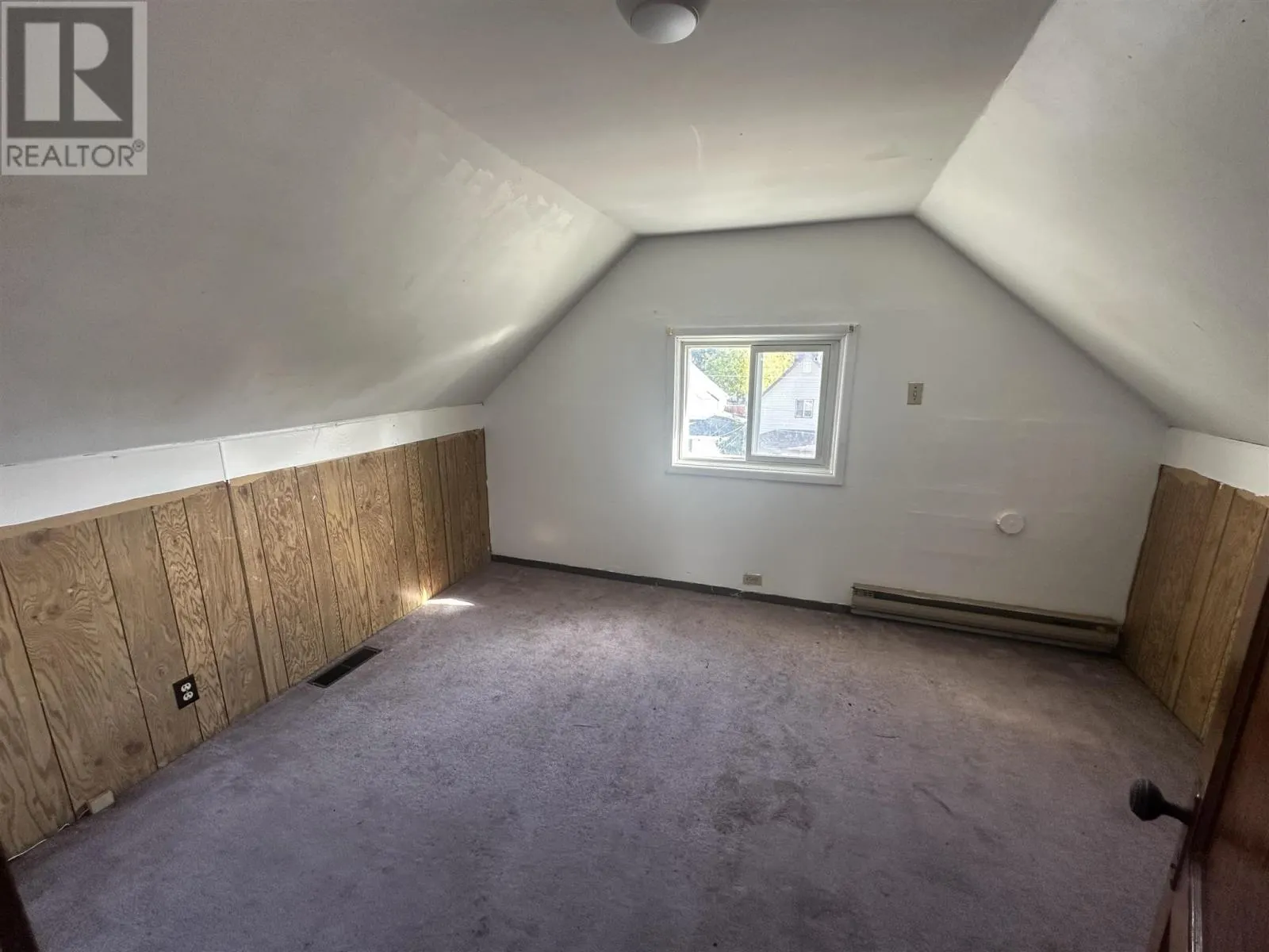 17 Abbott ST