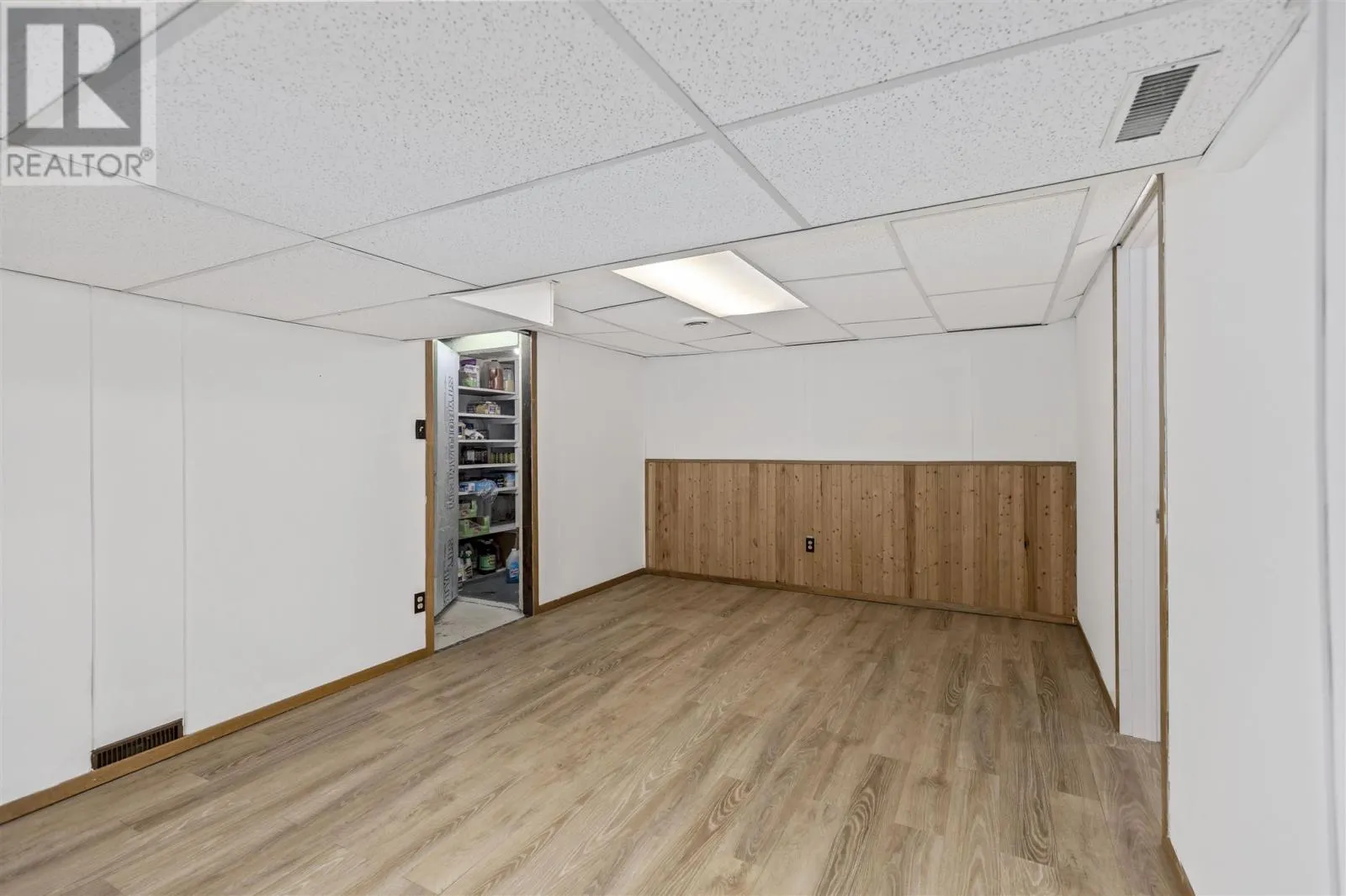285 Third AVE