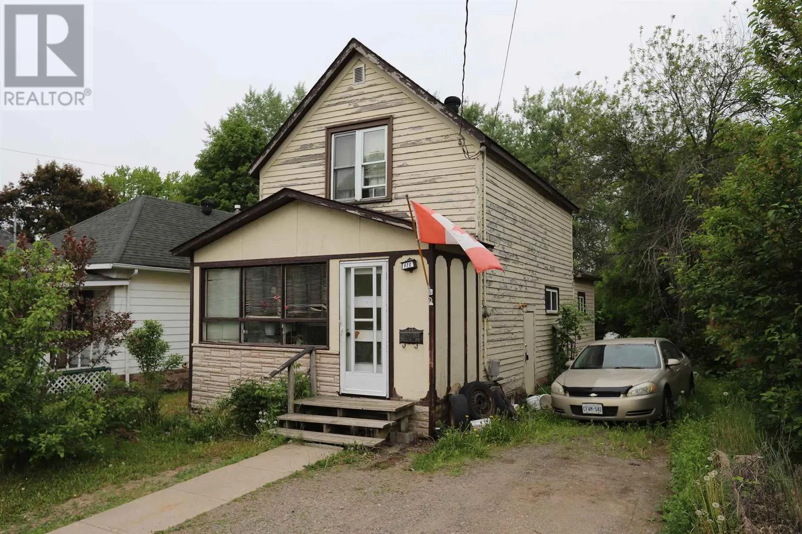 419 John ST