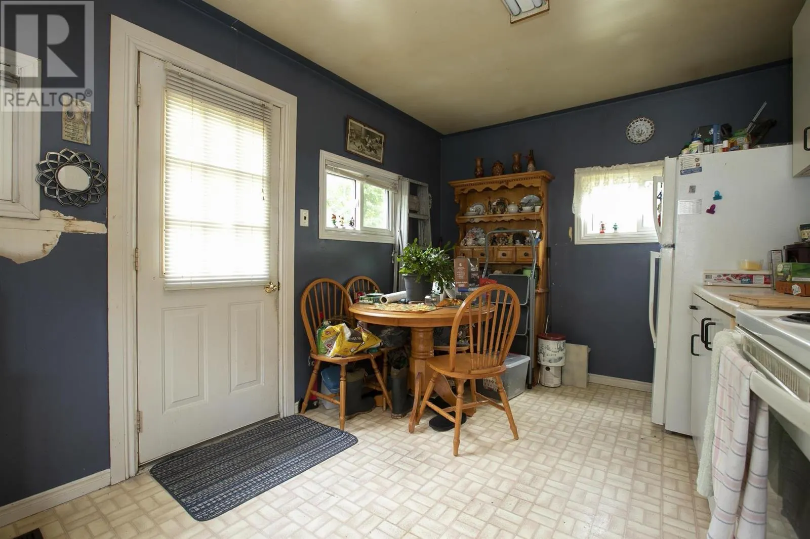 419 John ST