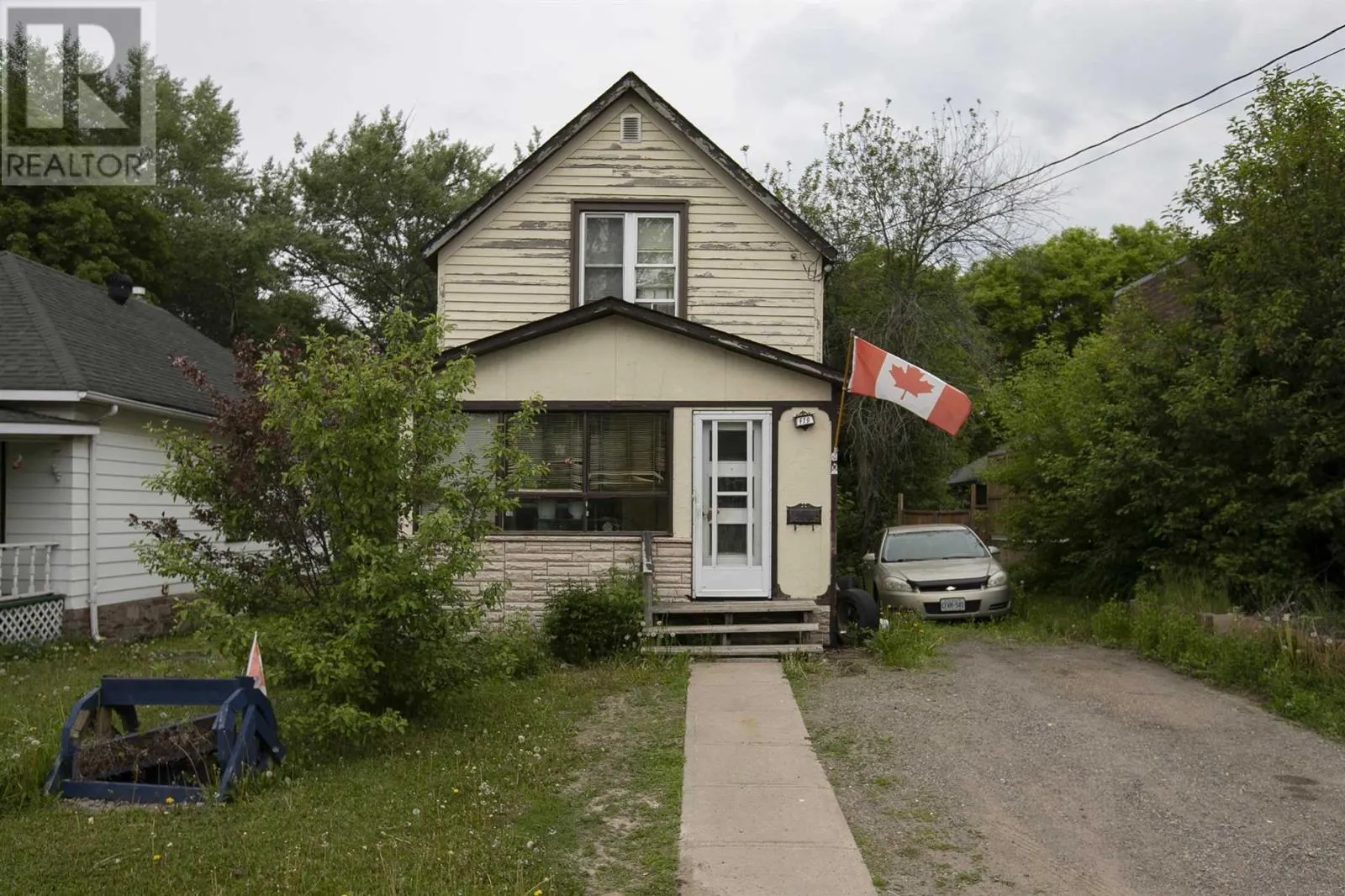 419 John ST