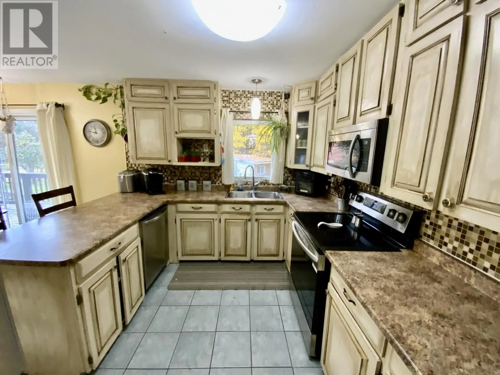 271 Highway 552 E
