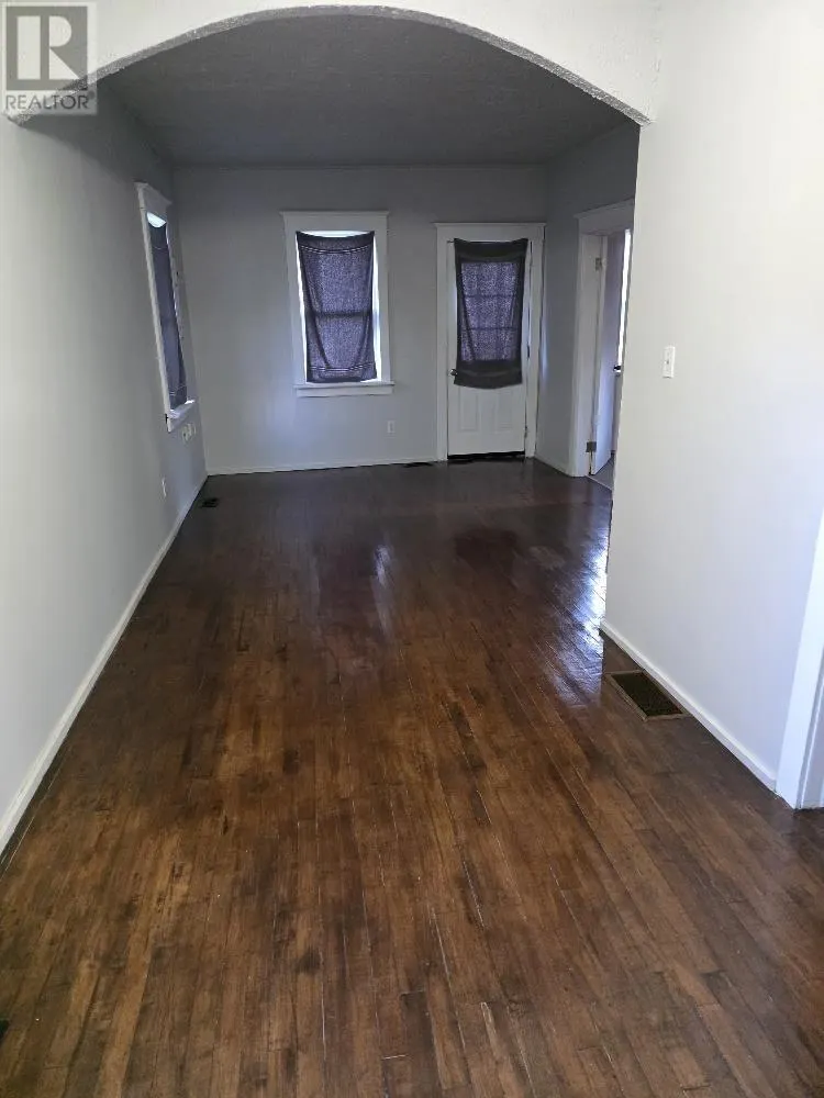 886 Bonney ST