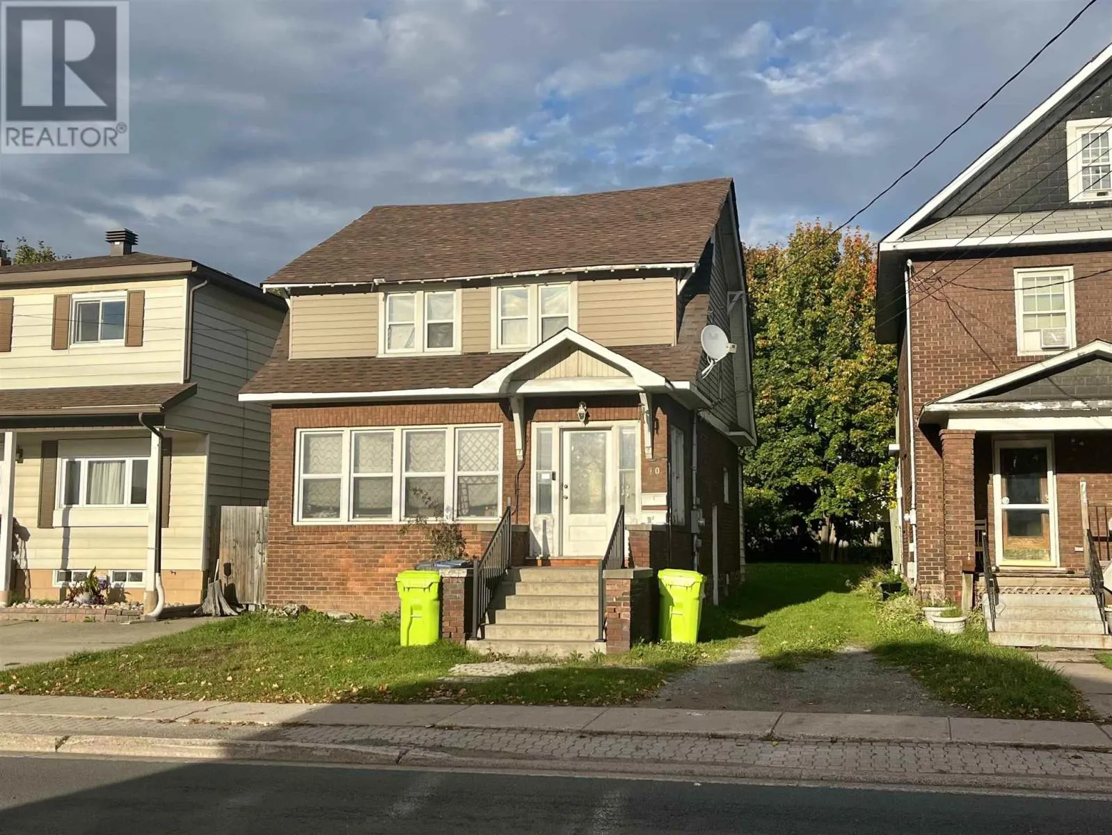 70 Wellington ST E