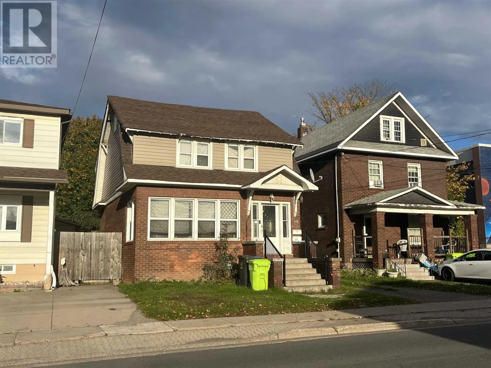 70 Wellington ST E