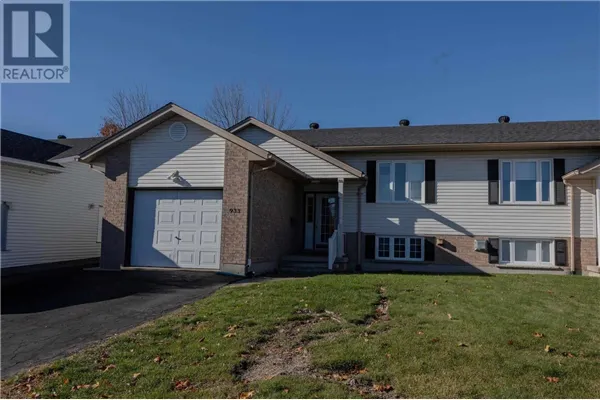 933 Lake ST