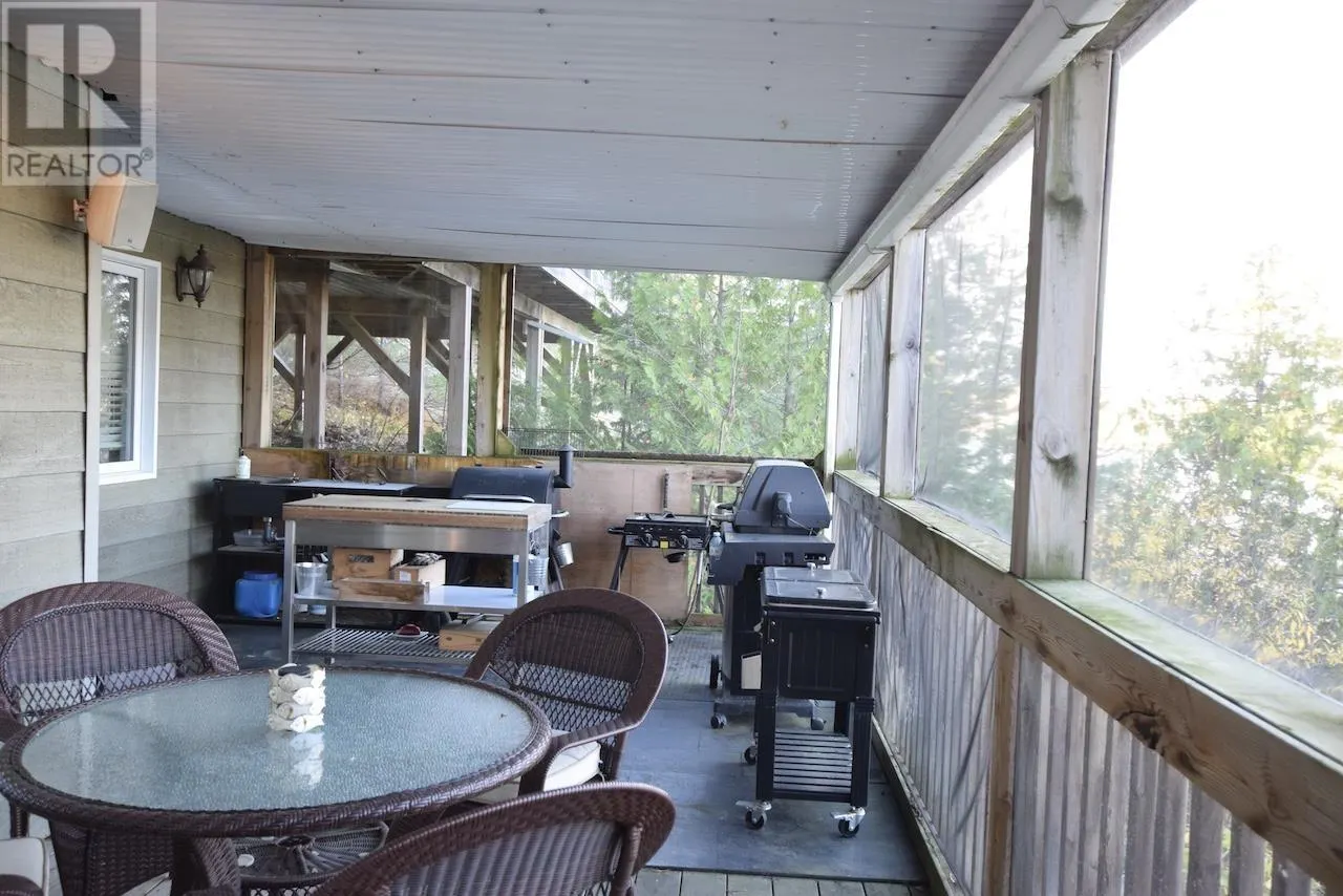 1222 South Ridge Road