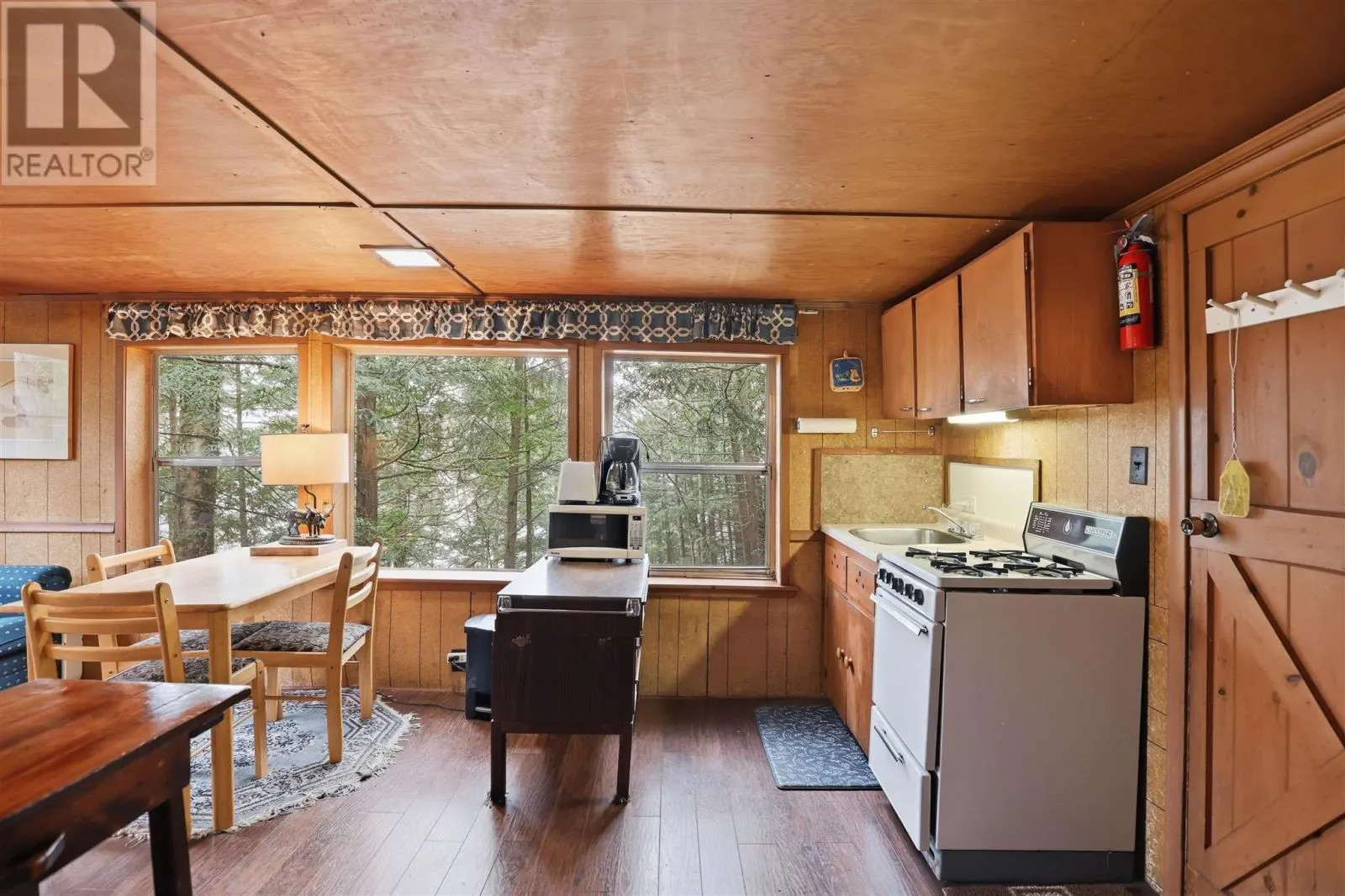 8572 Highway 129