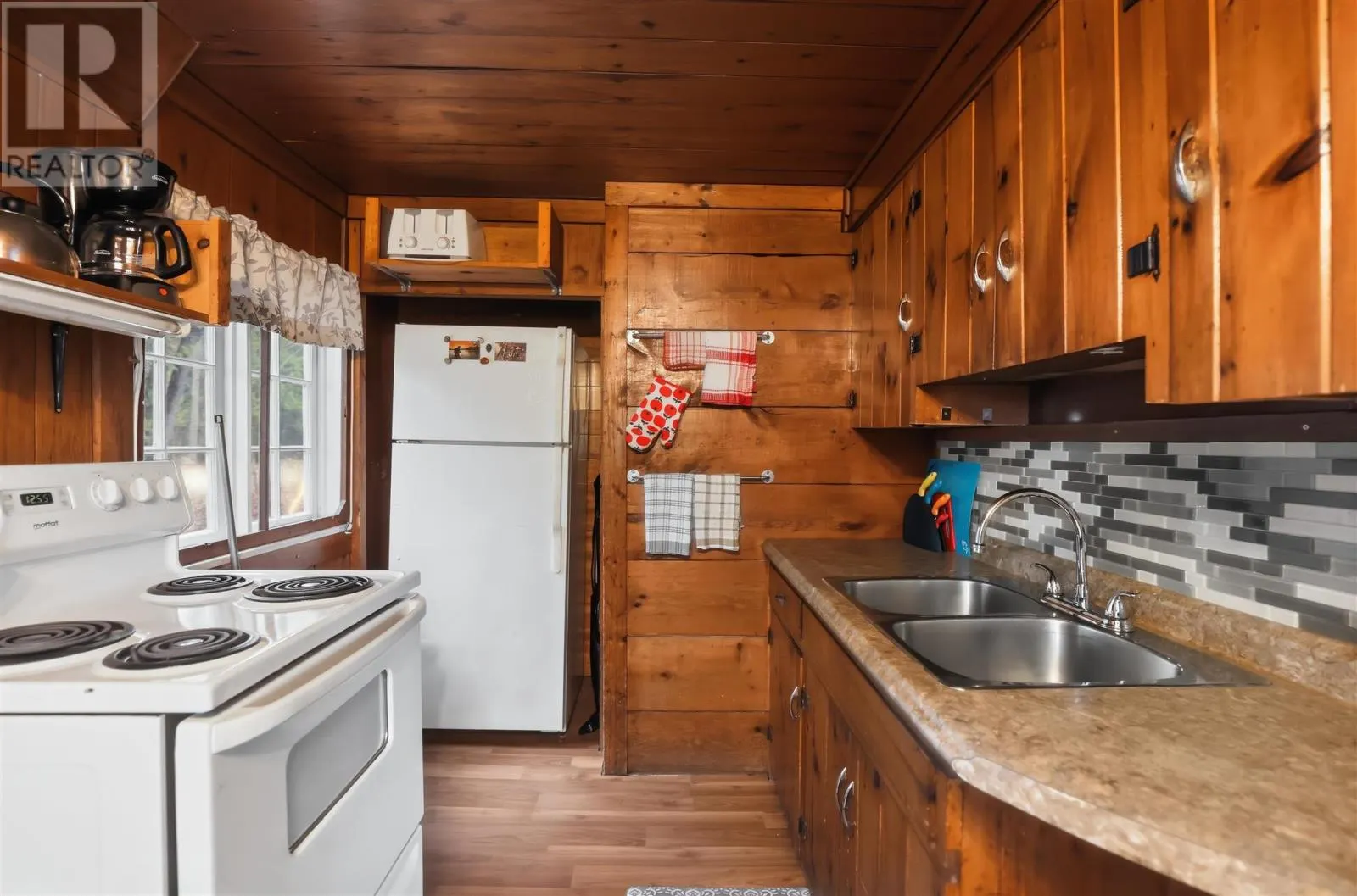 8572 Highway 129
