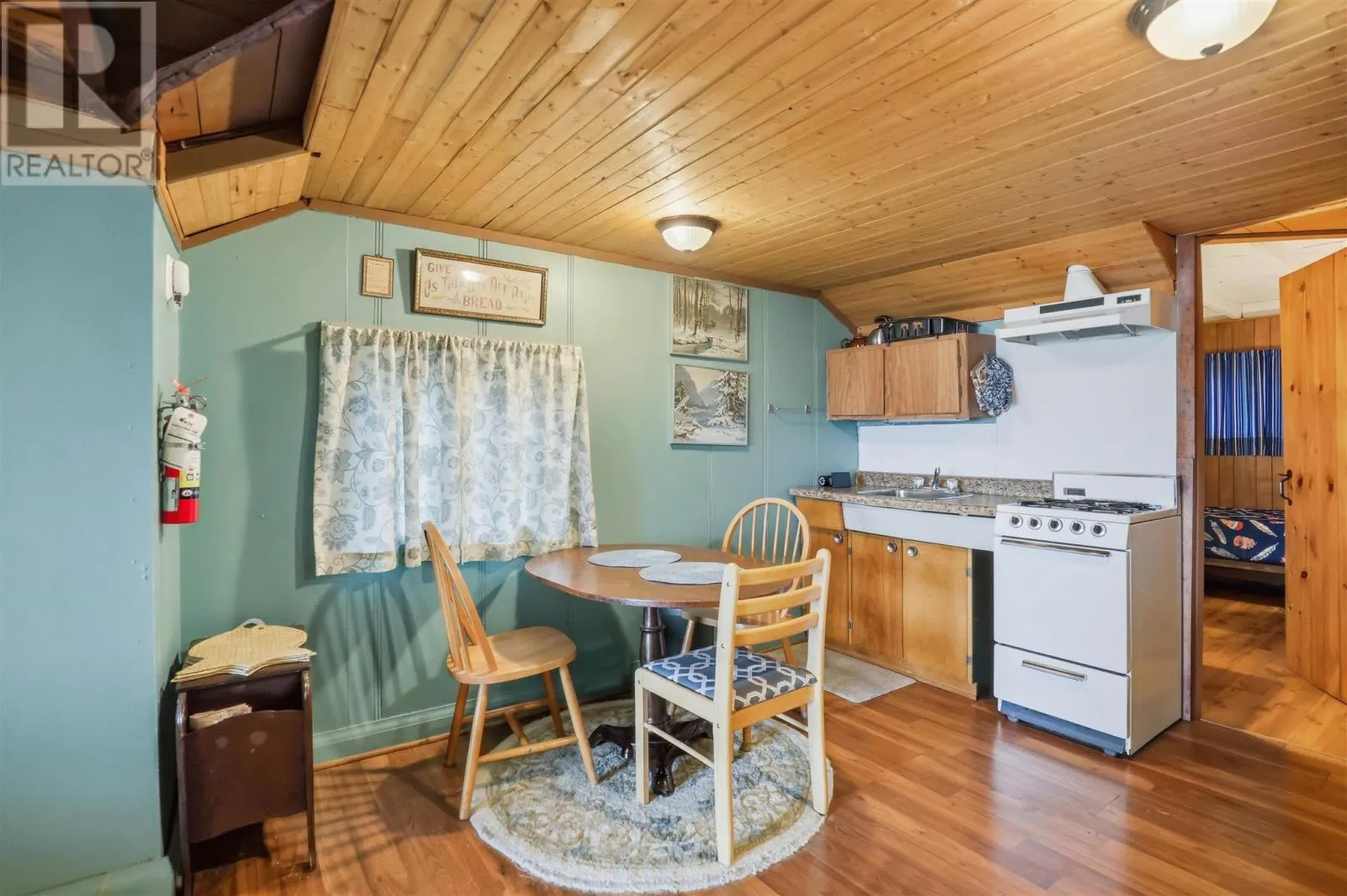 8572 Highway 129
