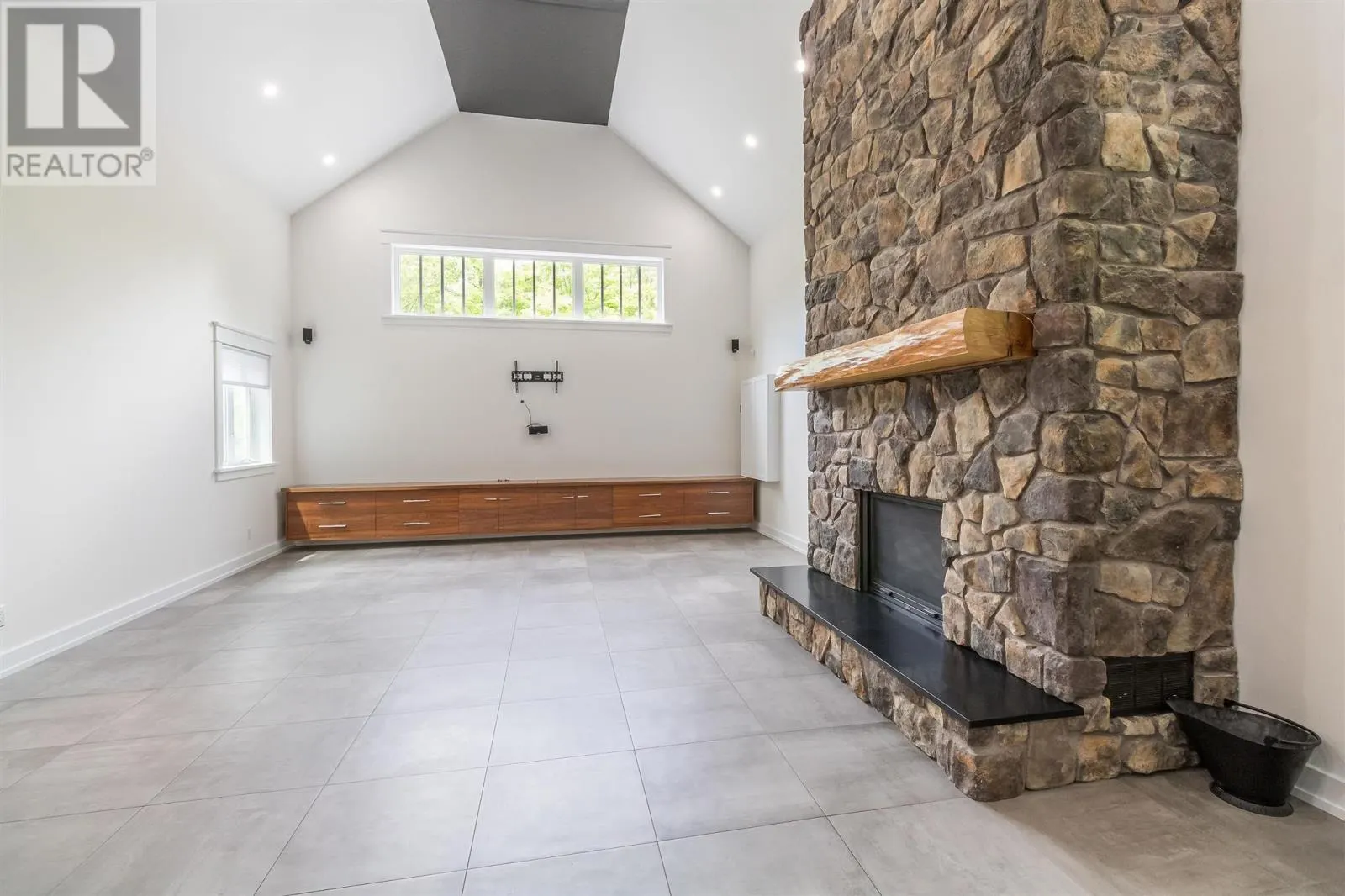 400 McCarrel Lake RD