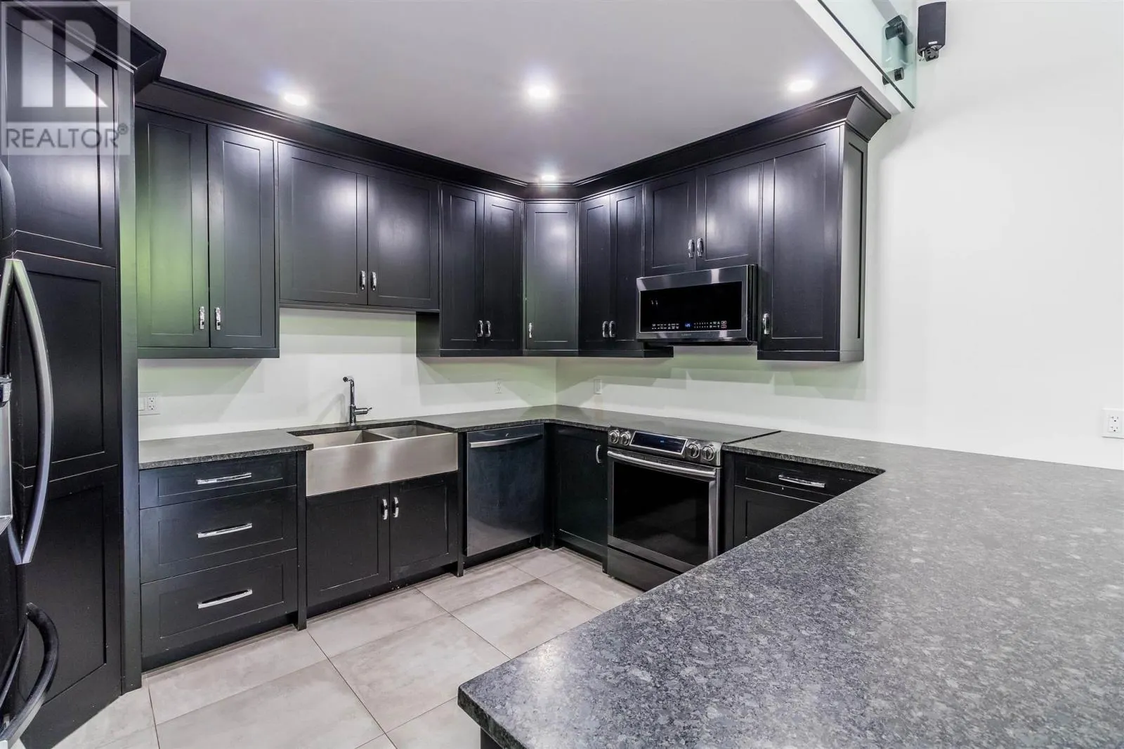 400 McCarrel Lake RD