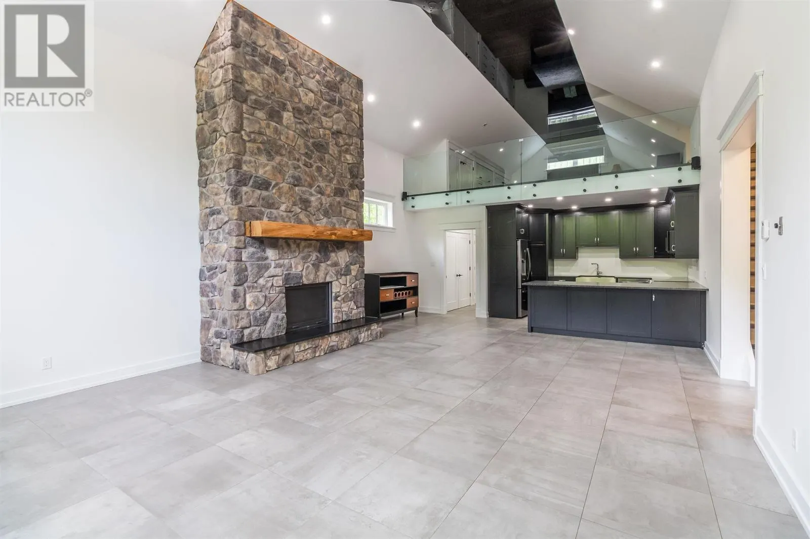 400 McCarrel Lake RD