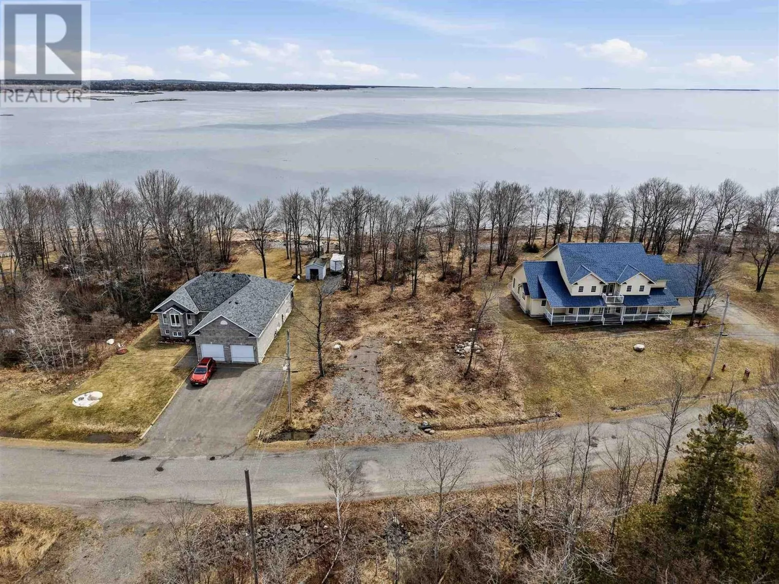 19 Lighthouse Point DR
