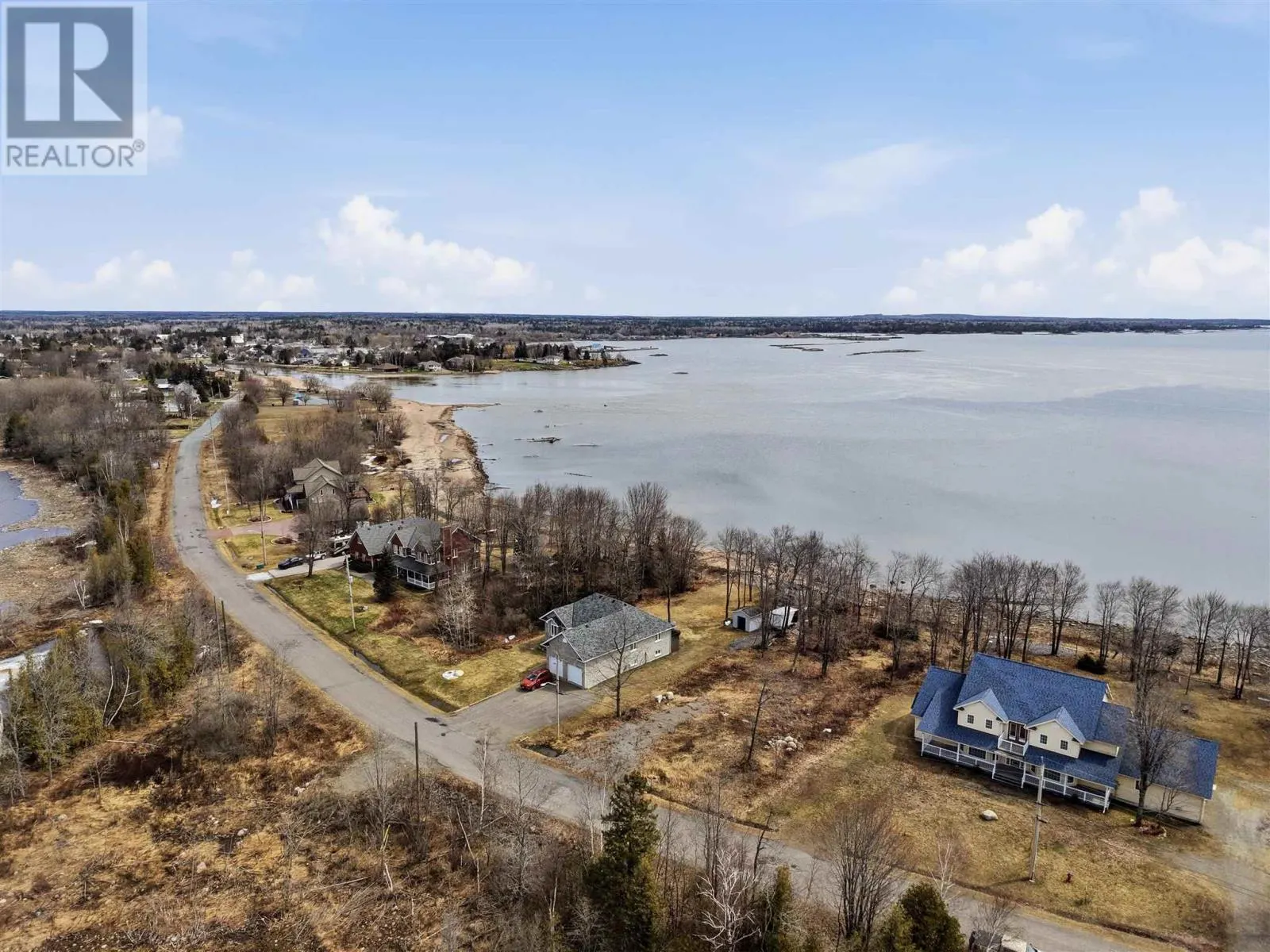 19 Lighthouse Point DR