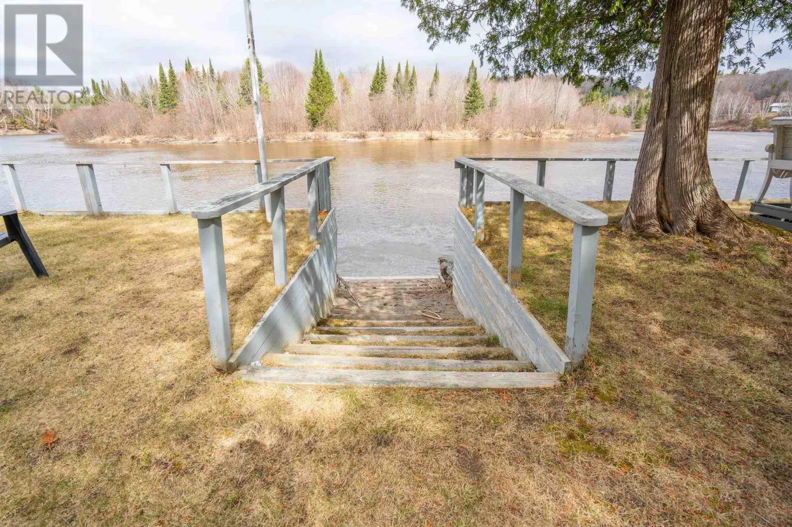 98 Whispering Pines RD