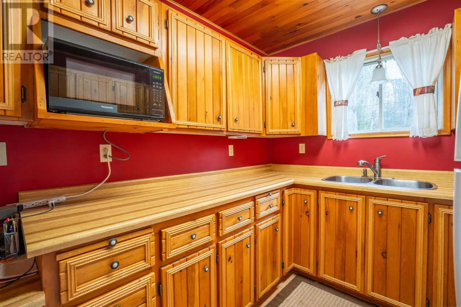 98 Whispering Pines RD