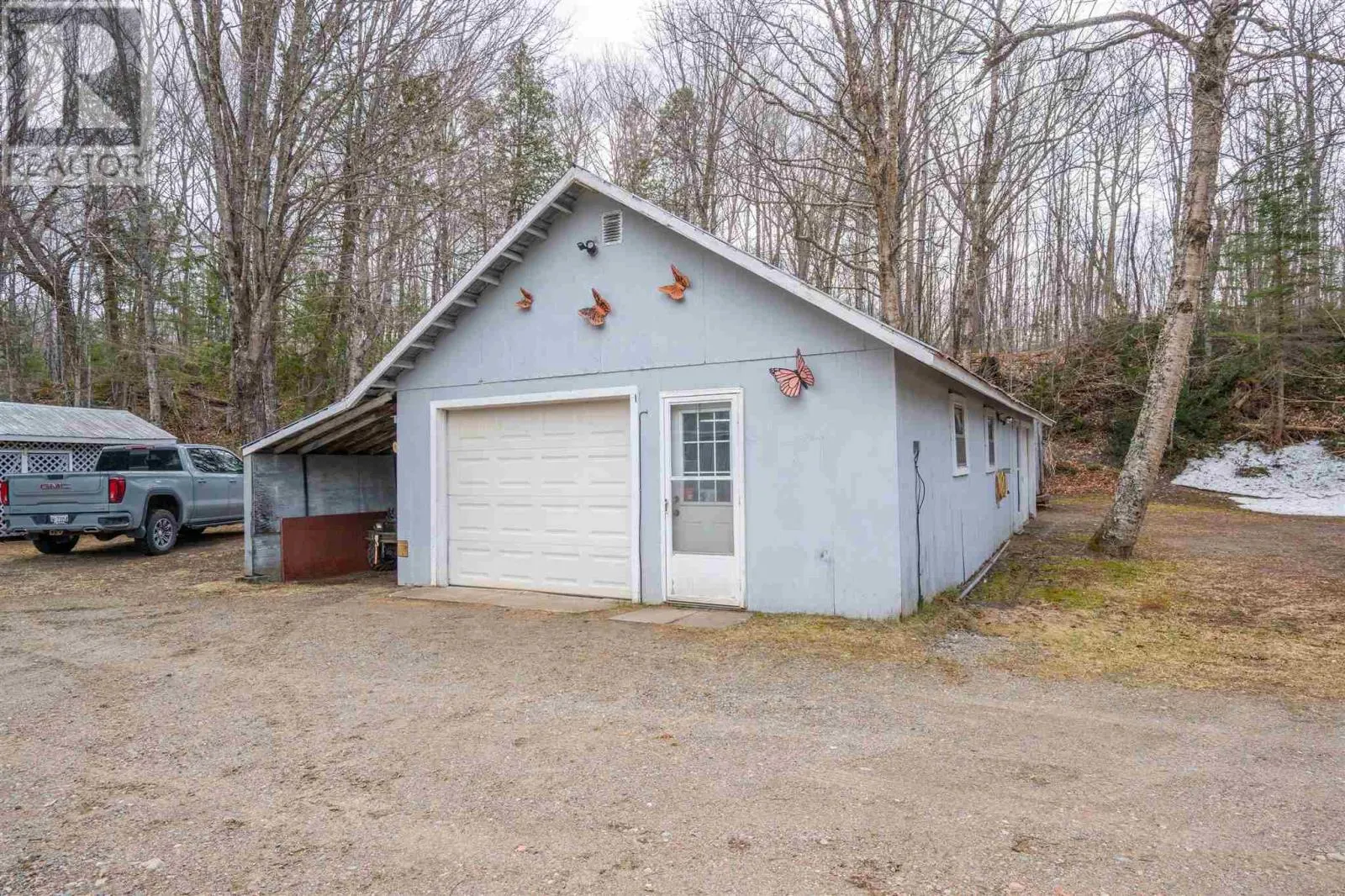 98 Whispering Pines RD