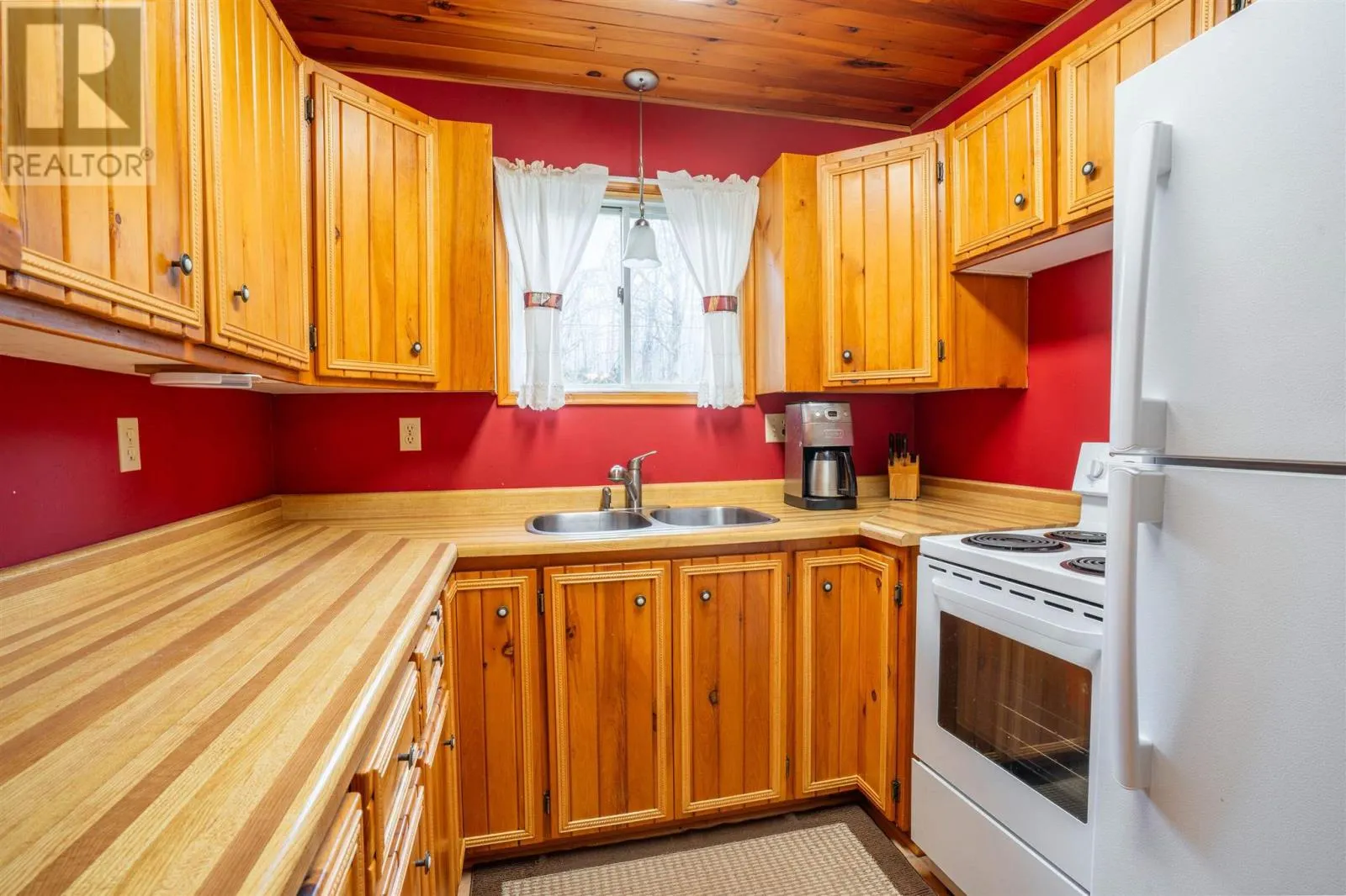 98 Whispering Pines RD