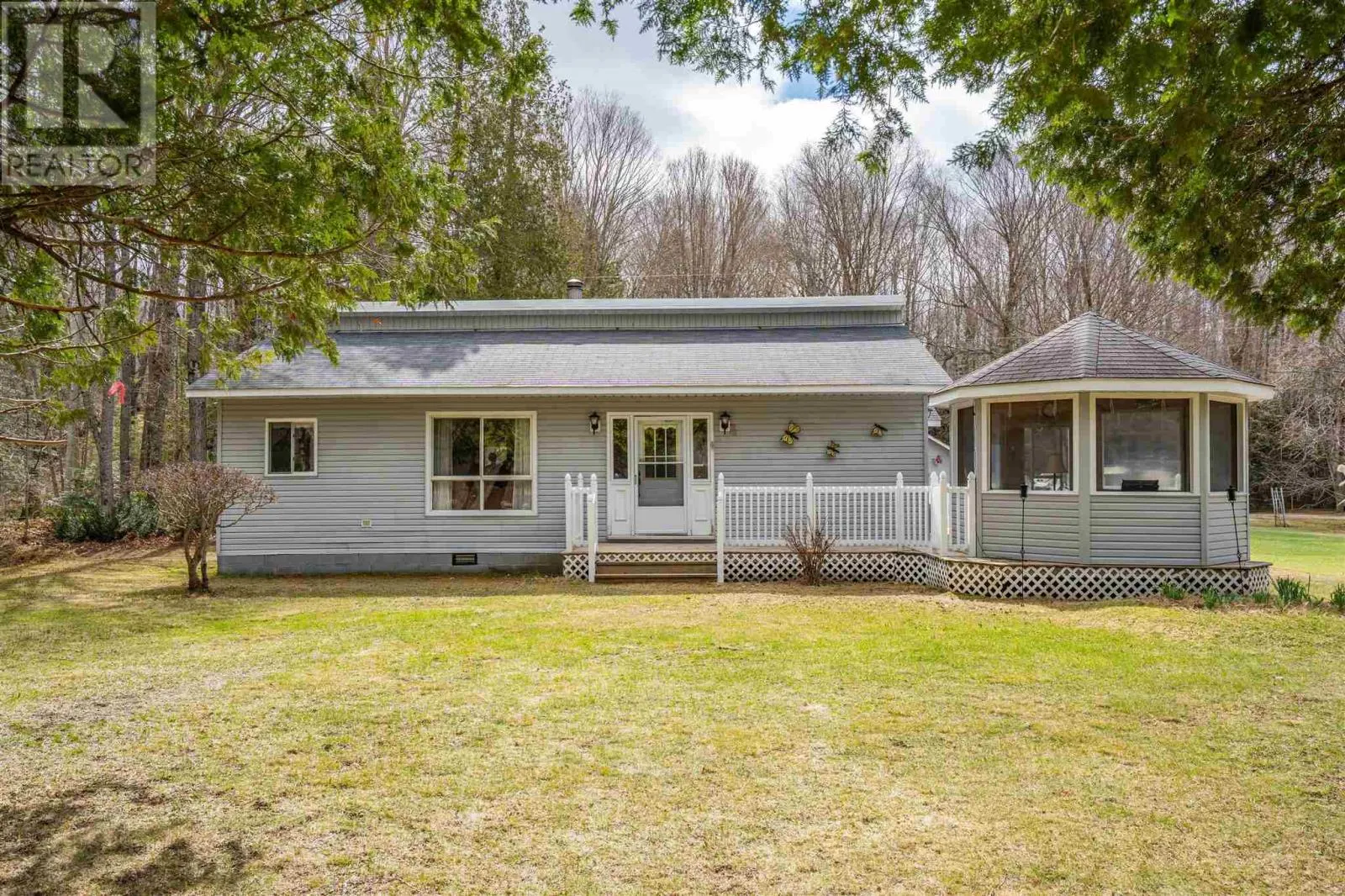 98 Whispering Pines RD