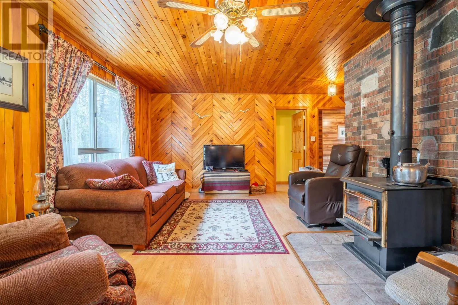 98 Whispering Pines RD