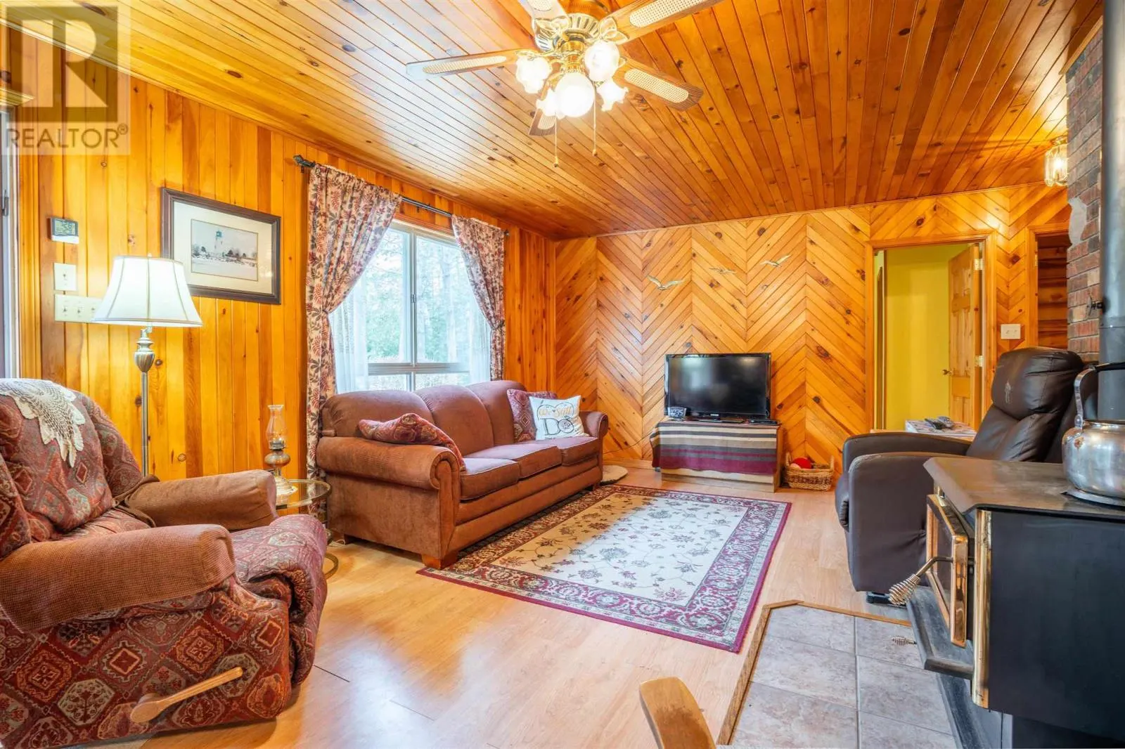 98 Whispering Pines RD