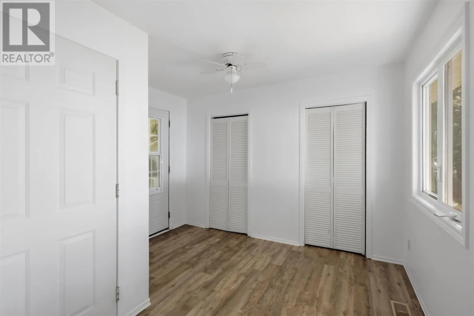 365 Sunnyside Beach RD