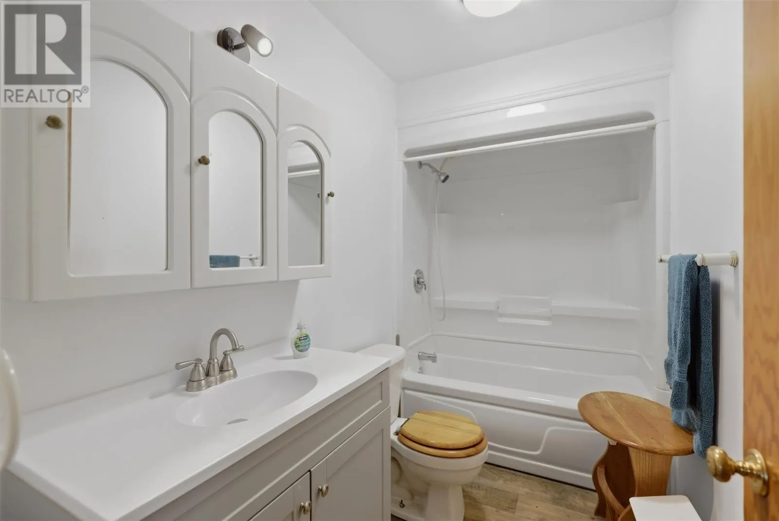 365 Sunnyside Beach RD