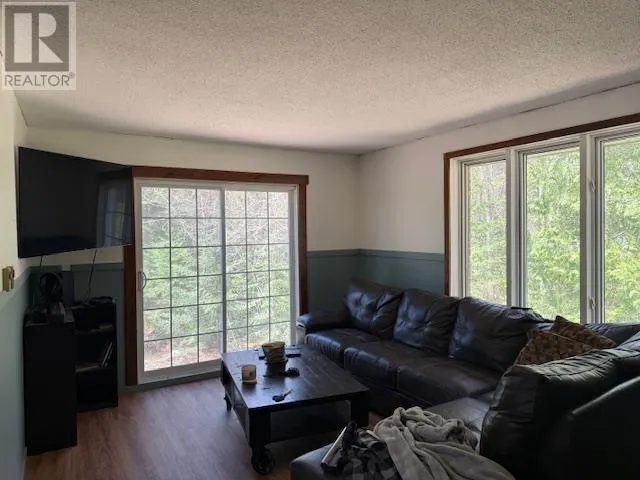 372 Highway 552 W
