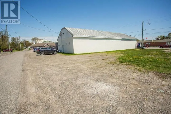 182 & 184 Main ST