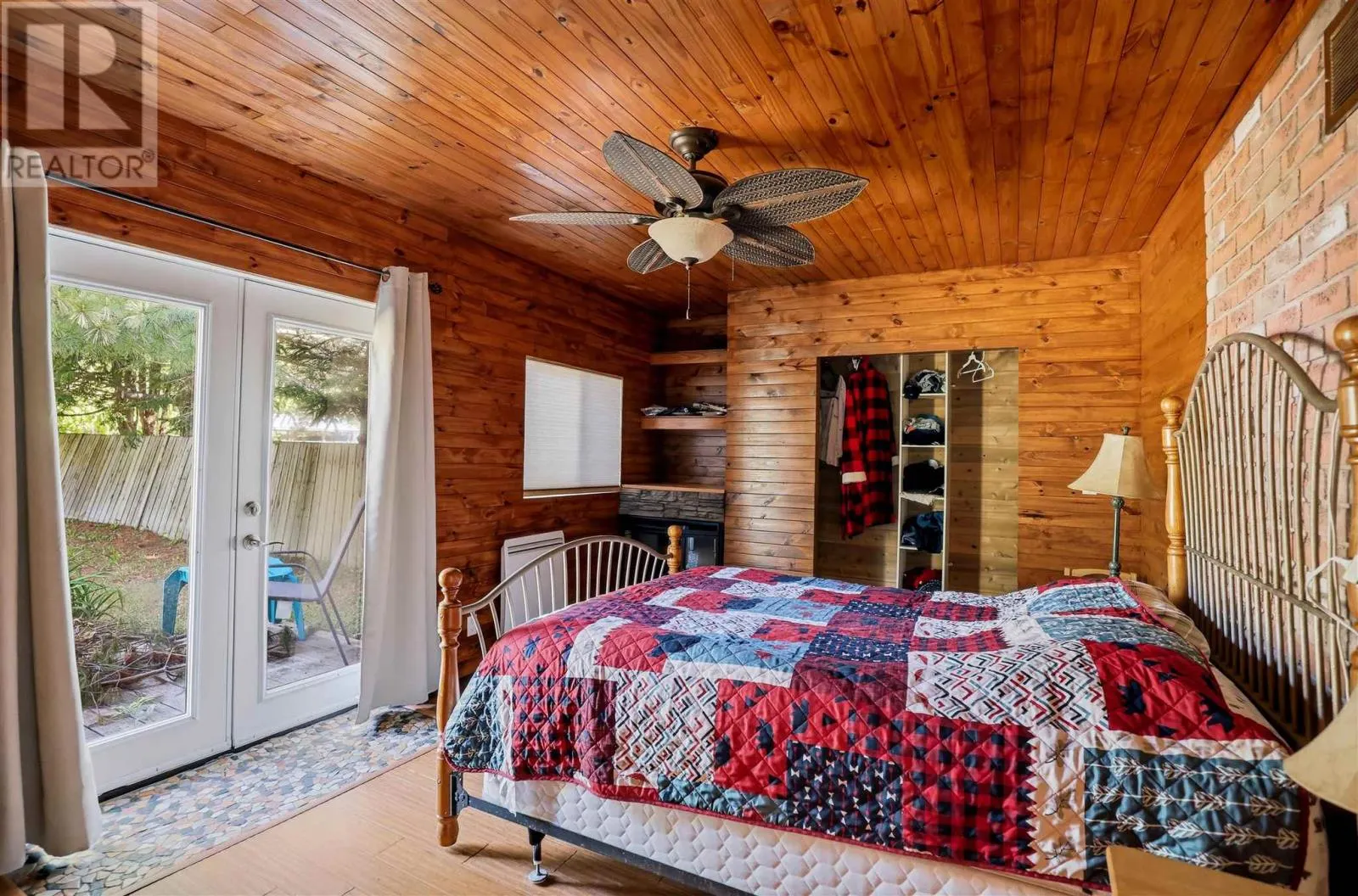 5290 Wierzbicki DR