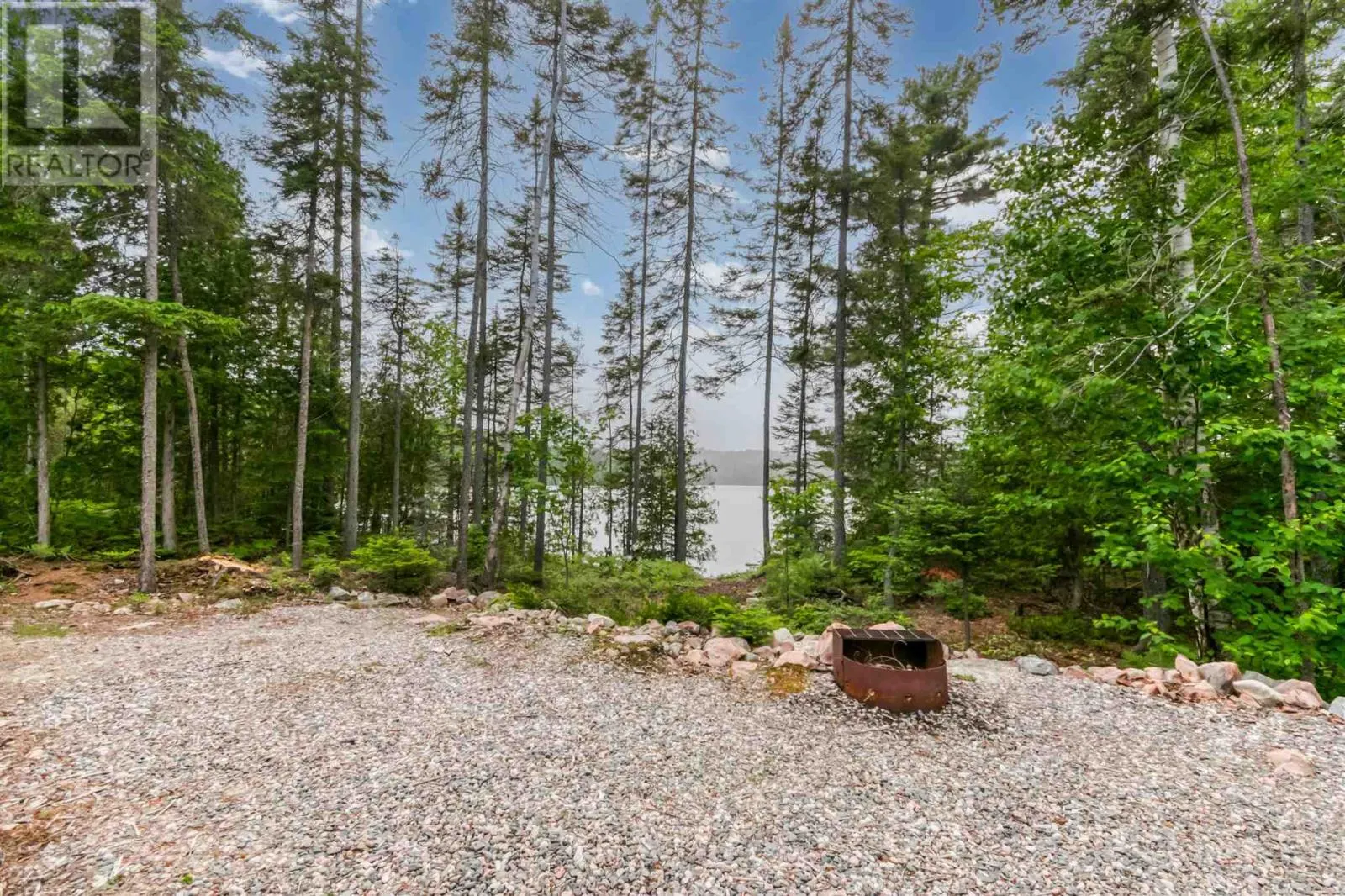 1456 Dunlop Shores RD