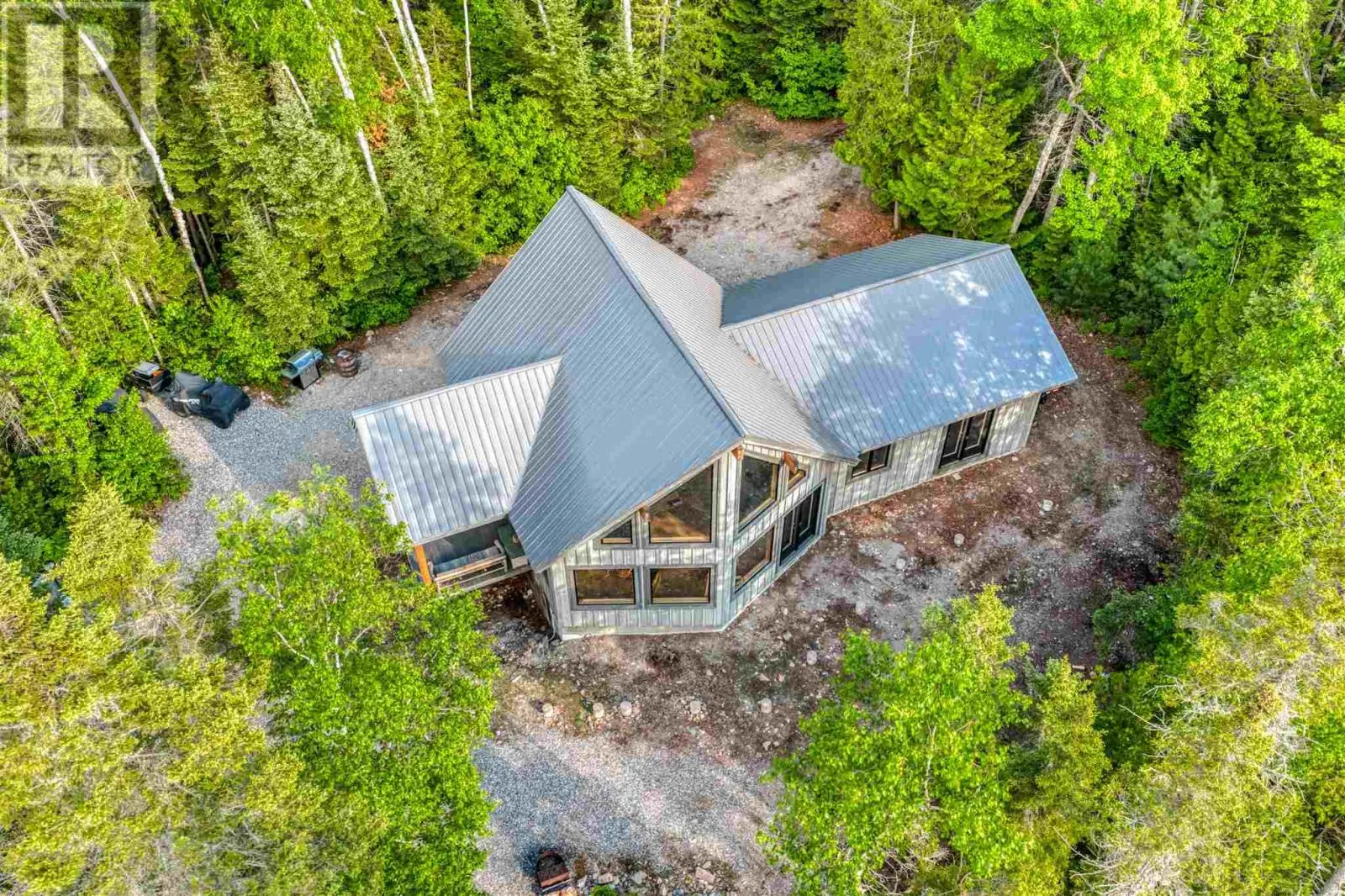 1456 Dunlop Shores RD