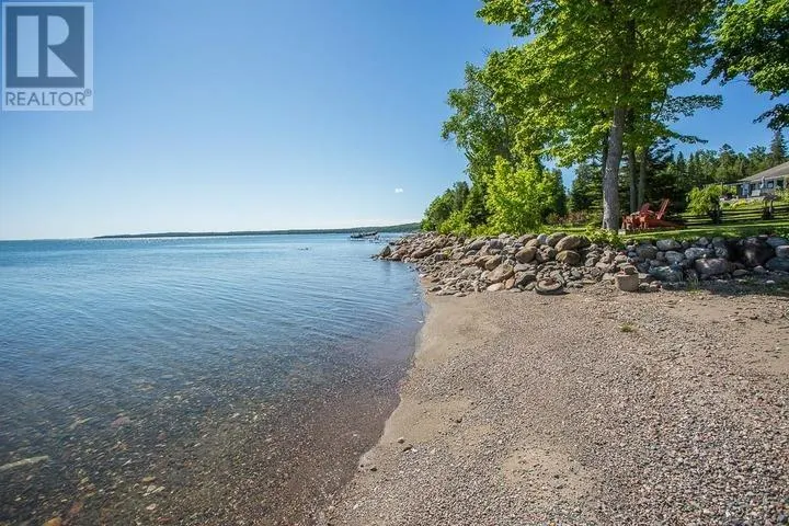 2750 Canoe Point RD|St. Joseph Township