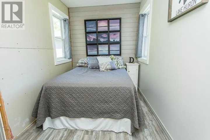 2750 Canoe Point RD|St. Joseph Township