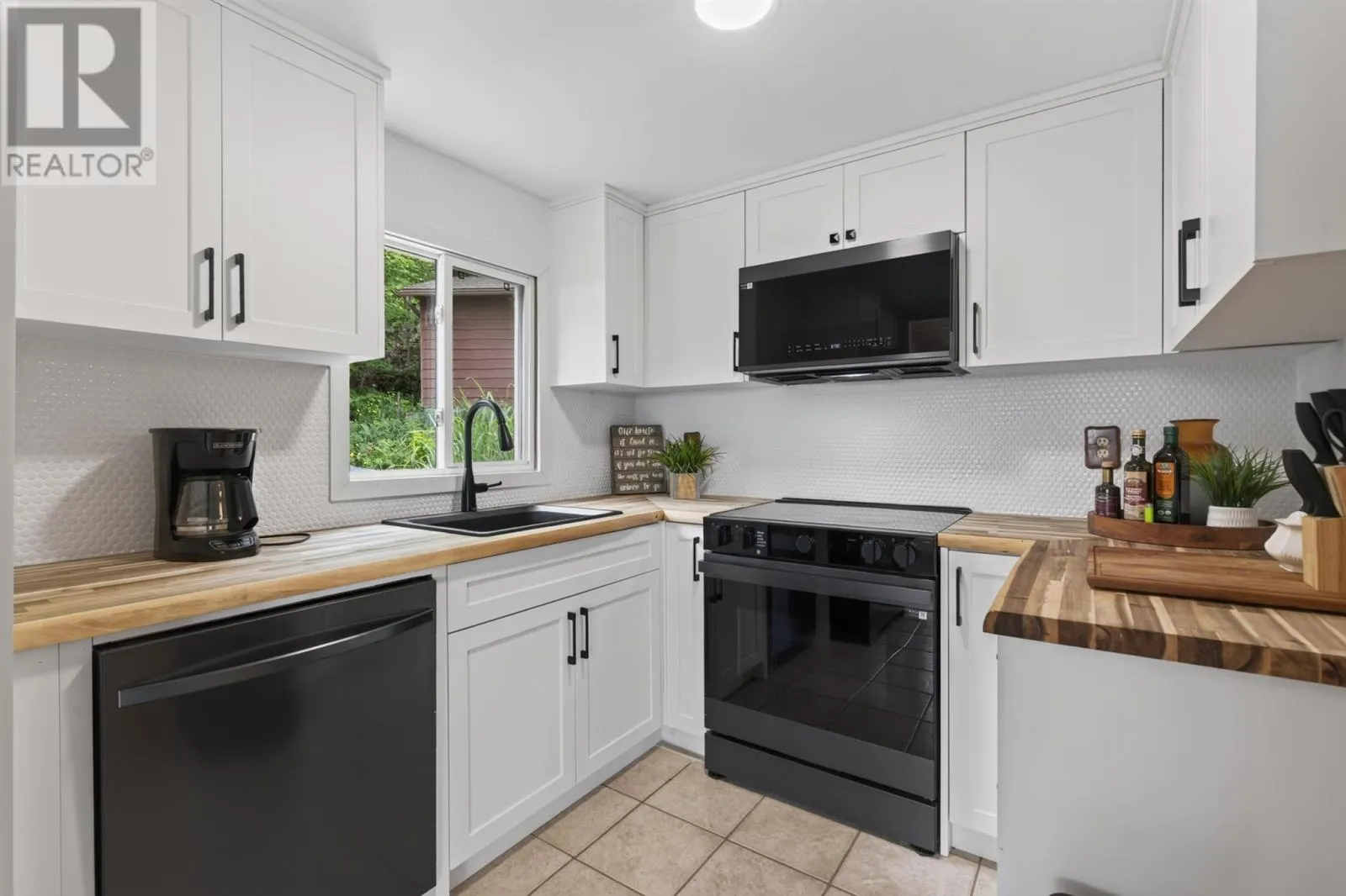 133 Cressey RD
