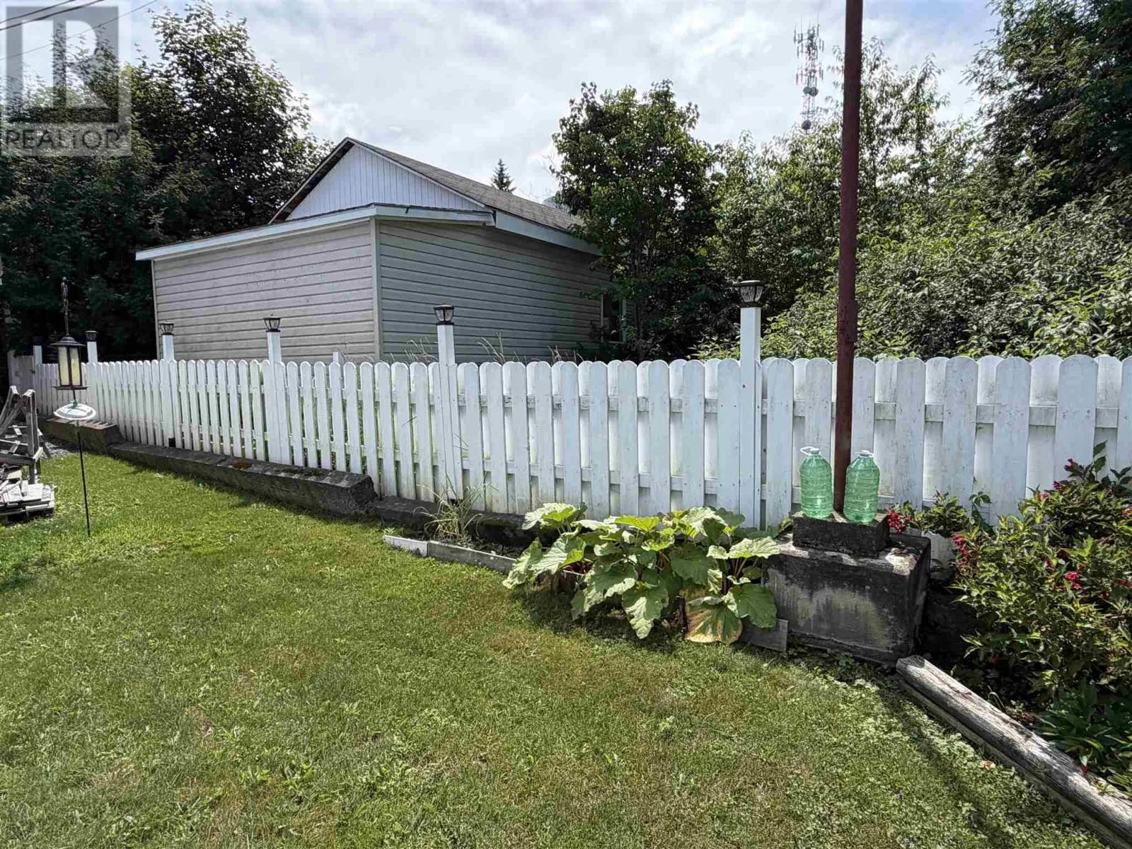 69 Hutchison AVE