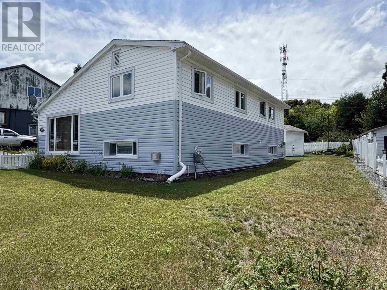 69 Hutchison AVE