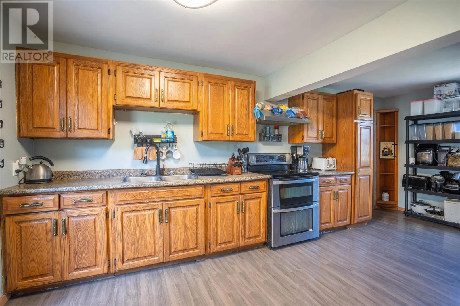 833 Highway 552 E